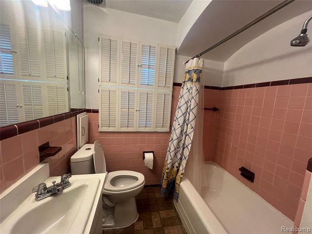 2527 Buckingham Avenue, Birmingham, MI 48009