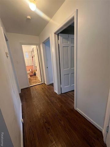 2527 Buckingham Avenue, Birmingham, MI 48009