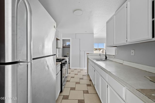 12155 Tower View Drive, El Paso, TX 79936