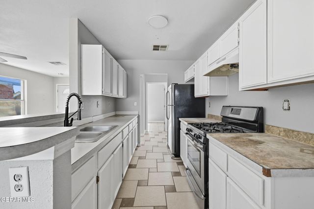12155 Tower View Drive, El Paso, TX 79936