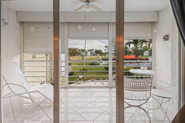 6850 10th Avenue N 206, Lake Worth, FL 33467