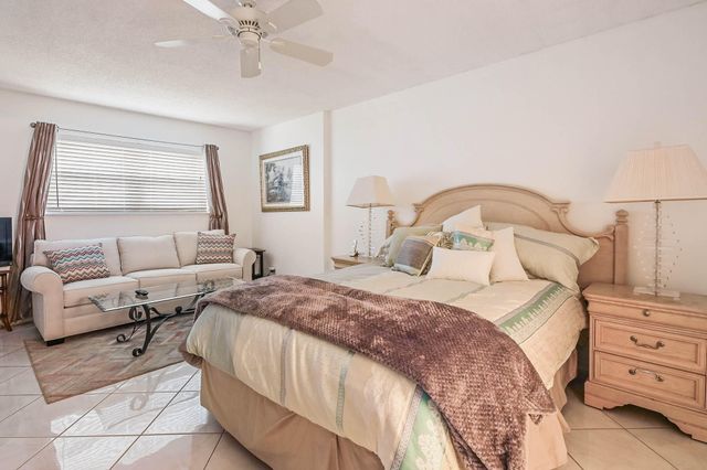 6850 10th Avenue N 206, Lake Worth, FL 33467