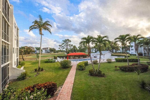6850 10th Avenue N 206, Lake Worth, FL 33467
