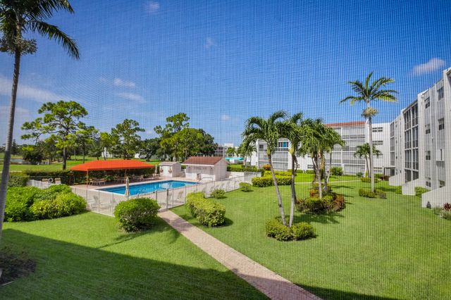 6850 10th Avenue N 206, Lake Worth, FL 33467