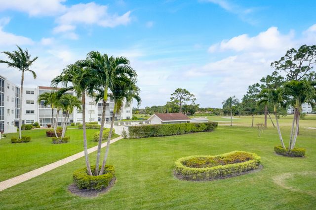 6850 10th Avenue N 206, Lake Worth, FL 33467
