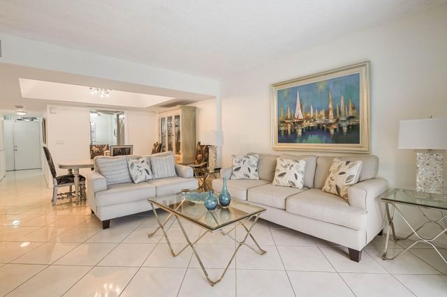 6850 10th Avenue N 206, Lake Worth, FL 33467