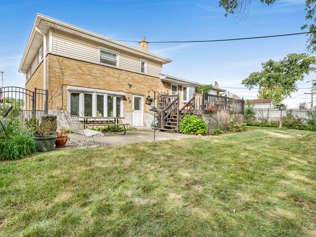 661 Winston Drive, Melrose Park, IL 60160
