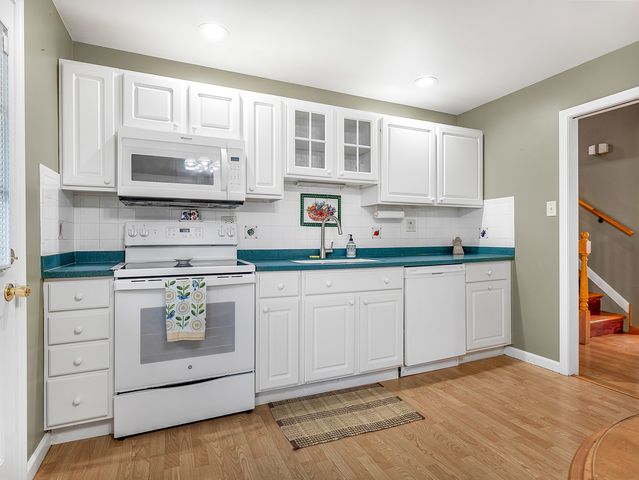 661 Winston Drive, Melrose Park, IL 60160