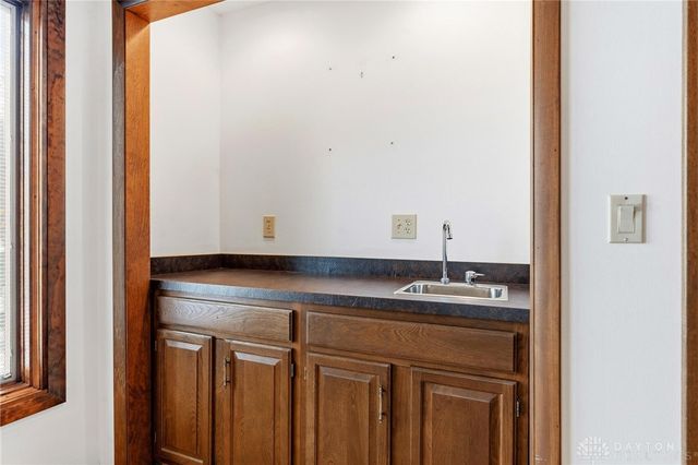 4400 Royal Ridge Way, Dayton, OH 45429