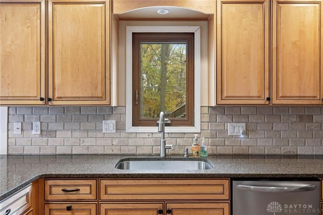 4400 Royal Ridge Way, Dayton, OH 45429