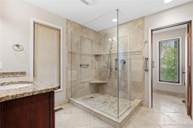 4400 Royal Ridge Way, Dayton, OH 45429