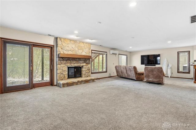 4400 Royal Ridge Way, Dayton, OH 45429