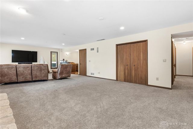 4400 Royal Ridge Way, Dayton, OH 45429