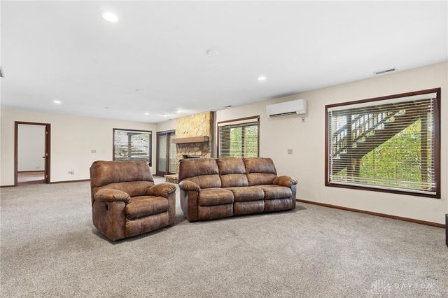 4400 Royal Ridge Way, Dayton, OH 45429