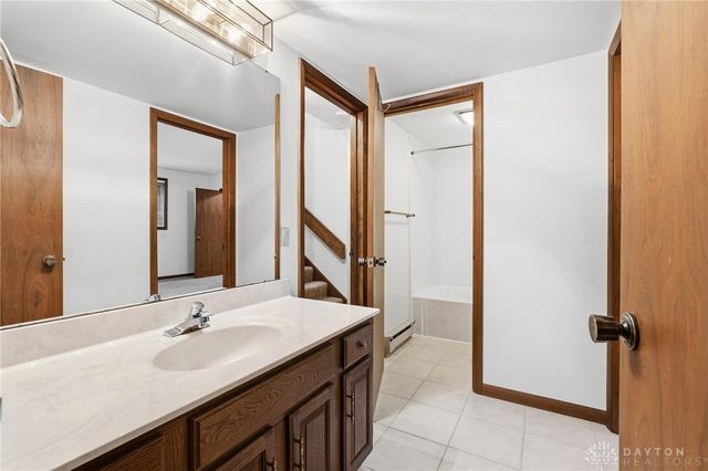 4400 Royal Ridge Way, Dayton, OH 45429