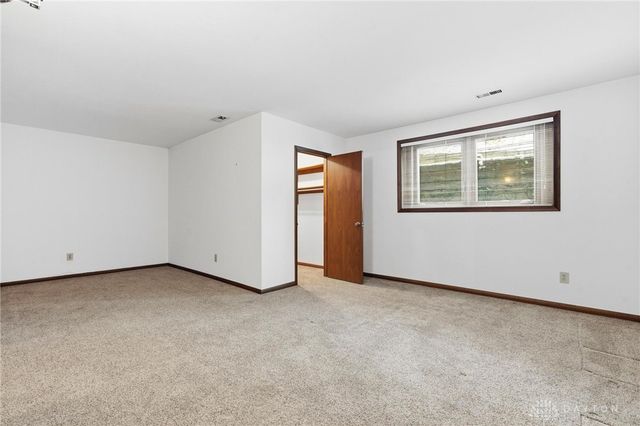 4400 Royal Ridge Way, Dayton, OH 45429