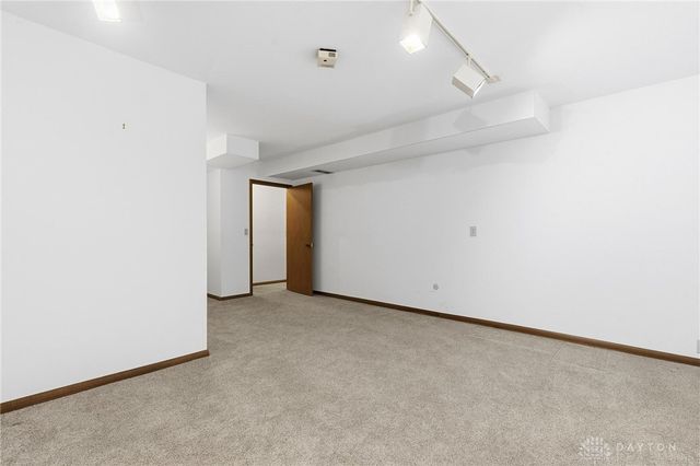 4400 Royal Ridge Way, Dayton, OH 45429