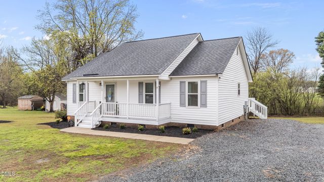 717 Slippery Bank Court, Benson, NC 27504