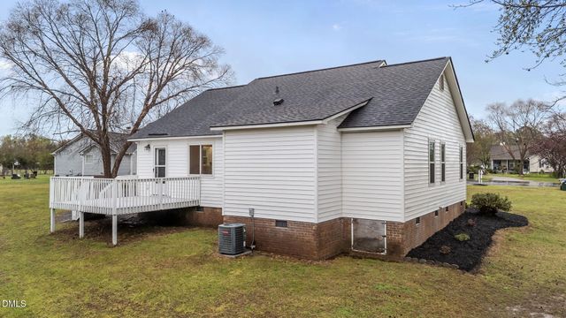 717 Slippery Bank Court, Benson, NC 27504