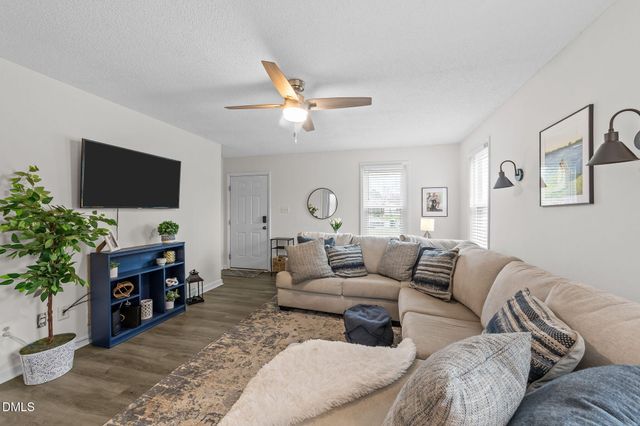 717 Slippery Bank Court, Benson, NC 27504