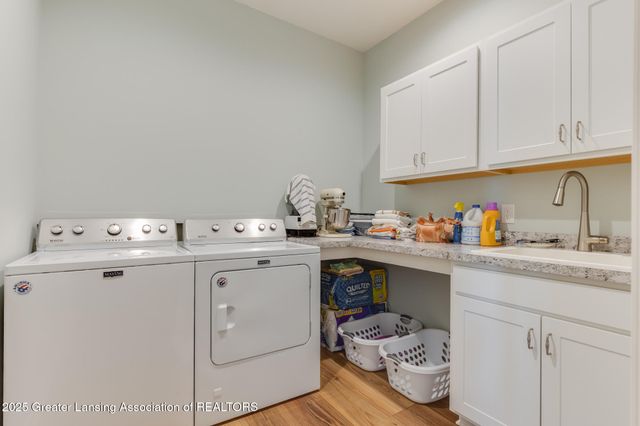 11740 Kalamata Drive, Dewitt, MI 48820