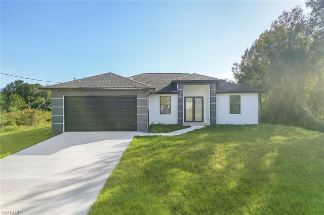 2708 Helen PL, Lehigh Acres, FL 33971