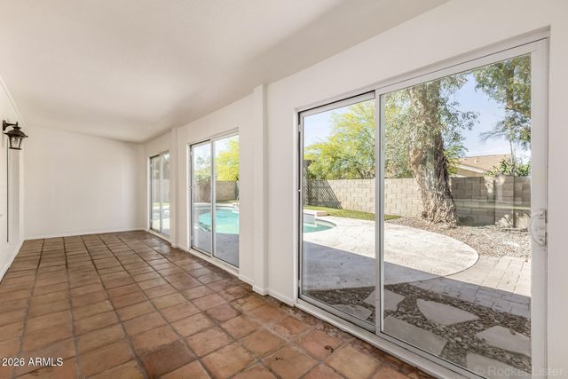 2122 S ASH Circle, Mesa, AZ 85202