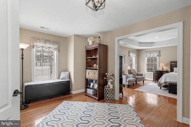 8360 HICKORY HOLLOW CT, Manassas, VA 20112