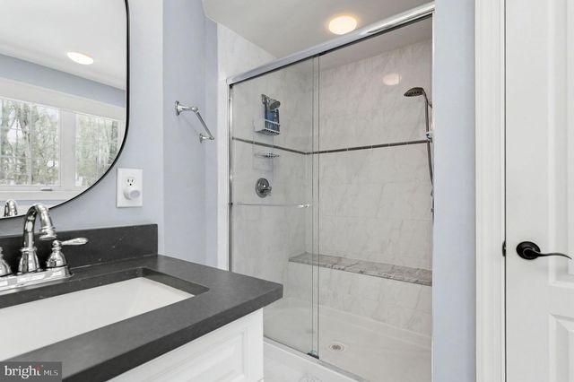 8360 HICKORY HOLLOW CT, Manassas, VA 20112