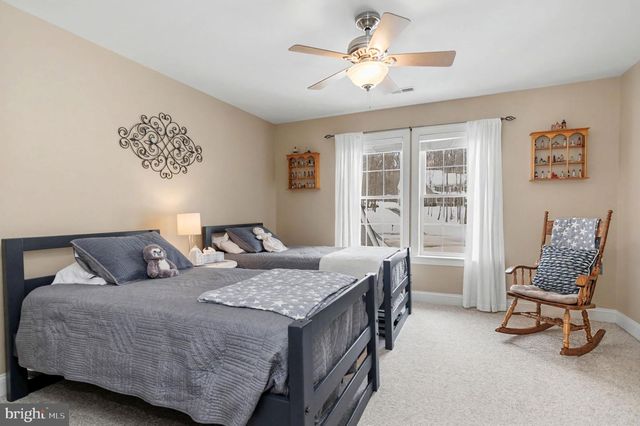 8360 HICKORY HOLLOW CT, Manassas, VA 20112