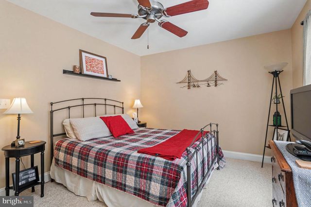 8360 HICKORY HOLLOW CT, Manassas, VA 20112