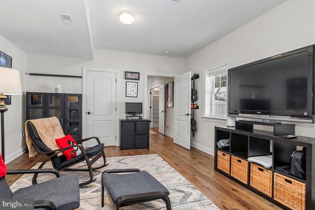 8360 HICKORY HOLLOW CT, Manassas, VA 20112