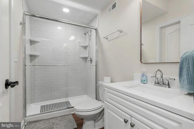 8360 HICKORY HOLLOW CT, Manassas, VA 20112