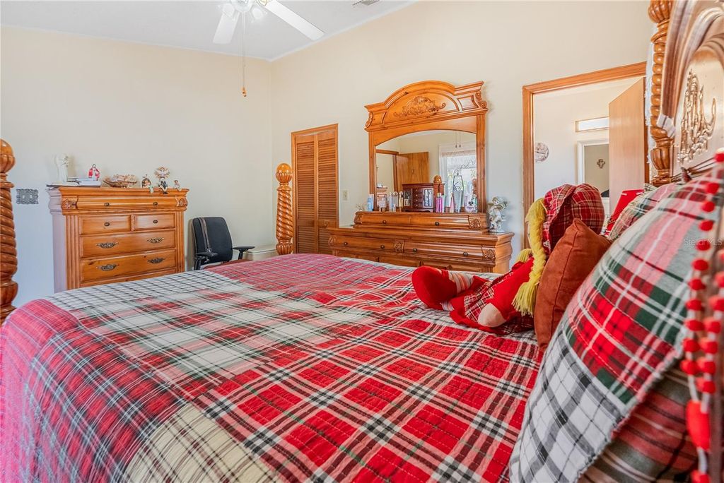 Image 13 of property listing at 4847 REGINALD ROAD, Orlando, FL 32829