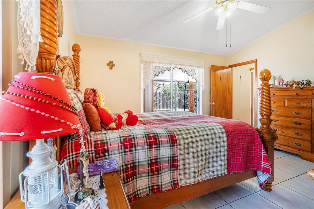 Image 14 of property listing at 4847 REGINALD ROAD, Orlando, FL 32829