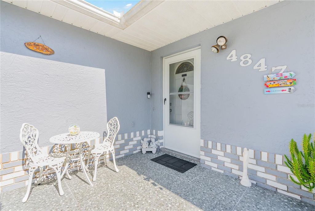 Image 5 of property listing at 4847 REGINALD ROAD, Orlando, FL 32829