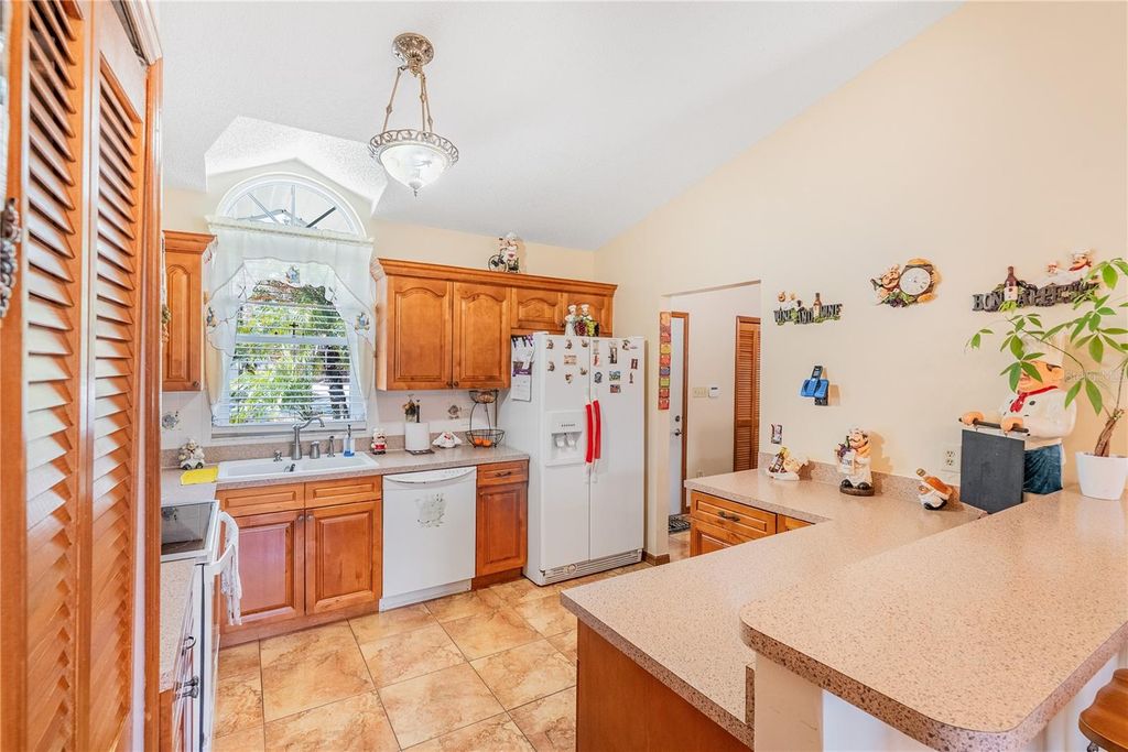 Image 10 of property listing at 4847 REGINALD ROAD, Orlando, FL 32829