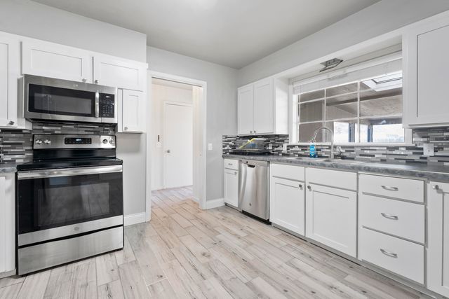 1201 8th Street, Shallowater, TX 79363