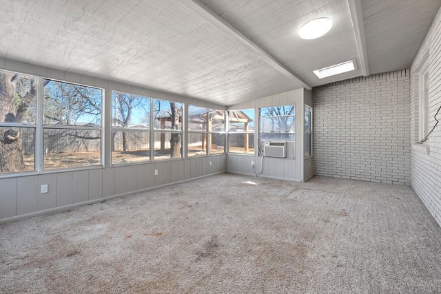 1201 8th Street, Shallowater, TX 79363