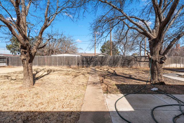 1201 8th Street, Shallowater, TX 79363