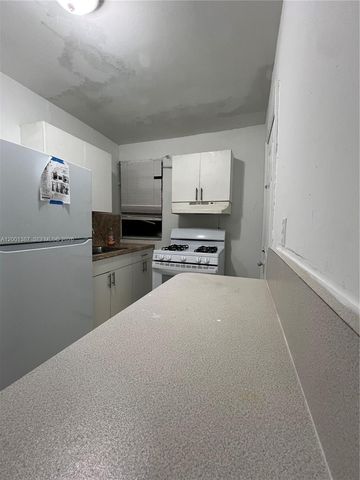 413 NW 33rd St A, Miami, FL 33127