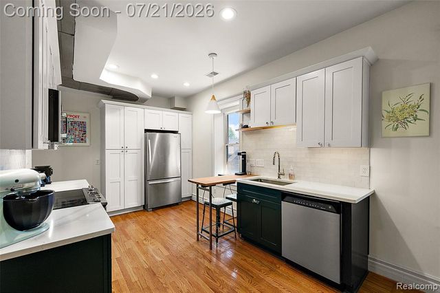 443 E Ferry Street, Detroit, MI 48202