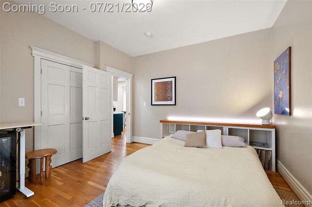 443 E Ferry Street, Detroit, MI 48202
