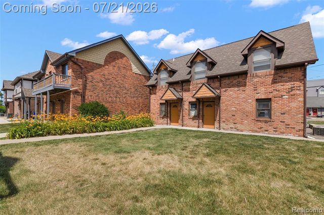 443 E Ferry Street, Detroit, MI 48202