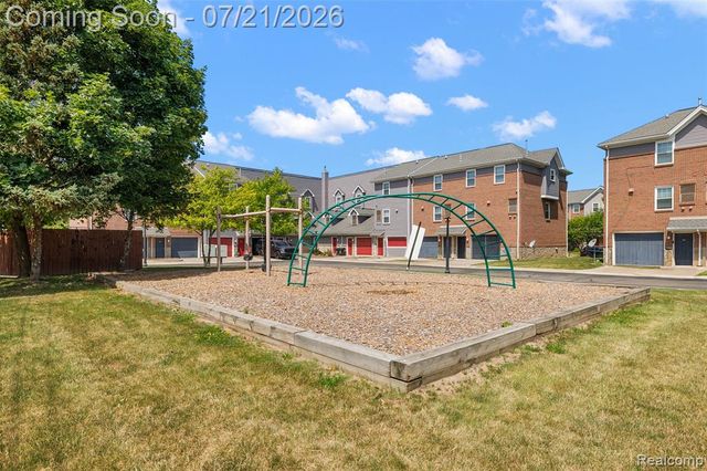 443 E Ferry Street, Detroit, MI 48202