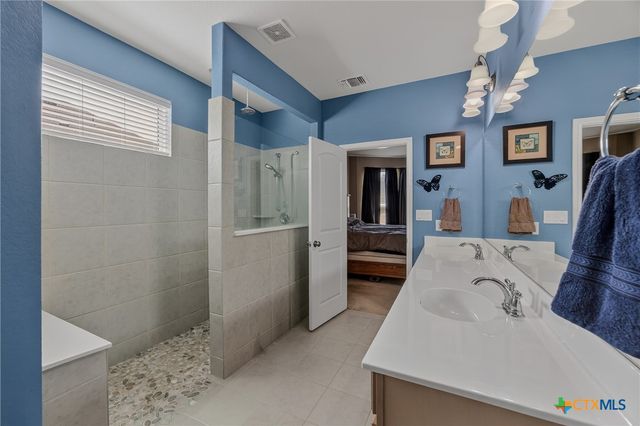 6629 Bowie Cove, Schertz, TX 78108