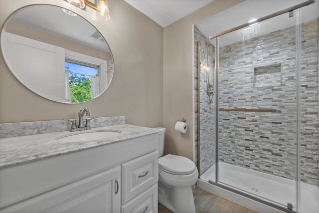 5696 Gladstone LANE, Greendale, WI 53129