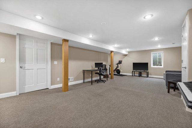 5696 Gladstone LANE, Greendale, WI 53129