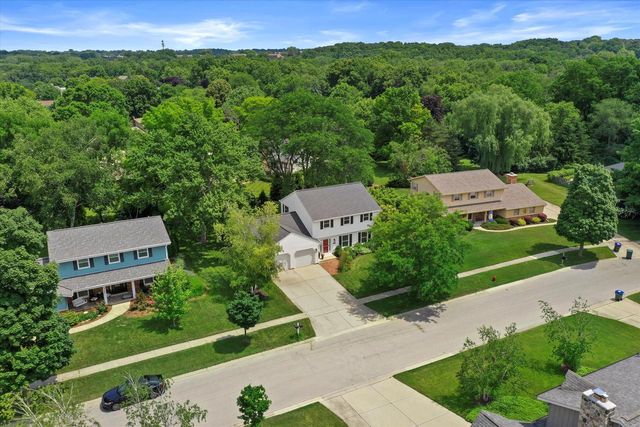 5696 Gladstone LANE, Greendale, WI 53129