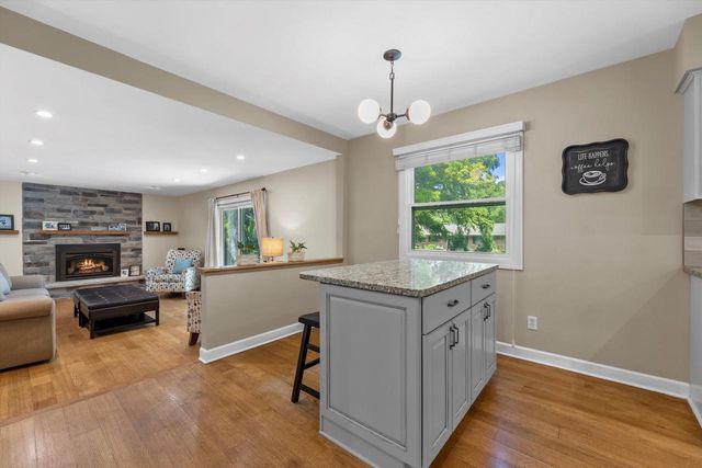 5696 Gladstone LANE, Greendale, WI 53129